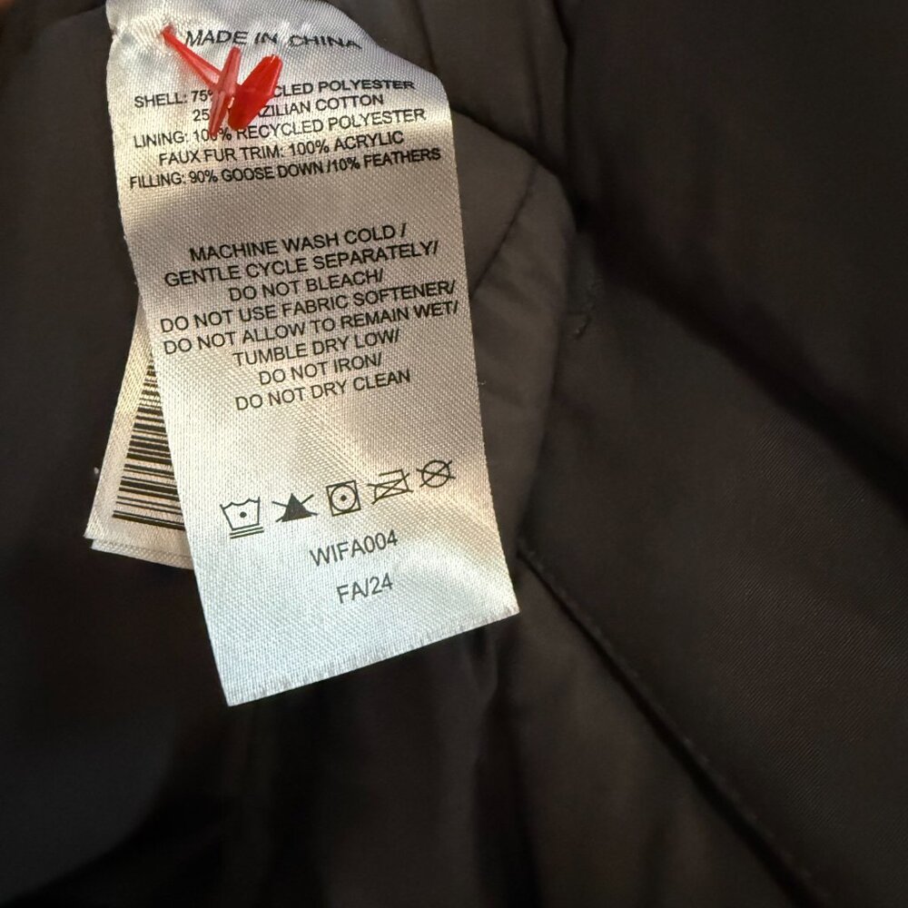 Quince Responsible Down Hooded Long Parka (Women / XL / Carbon Grey) - Picture 9 of 12